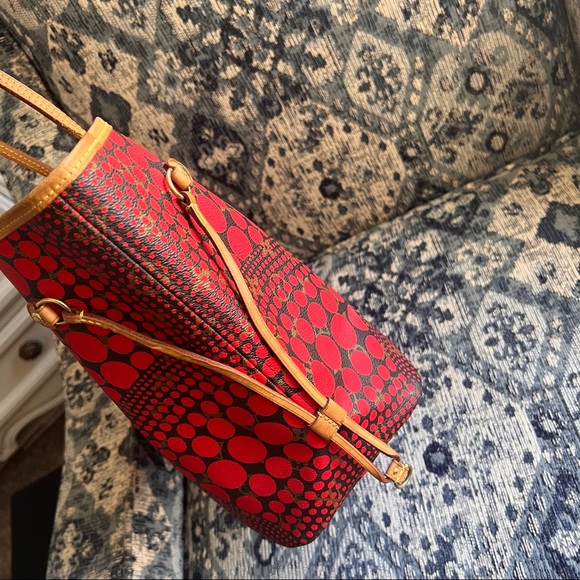 Louis Vuitton Kusama Neverfull MM Red - Picture 9 of 14